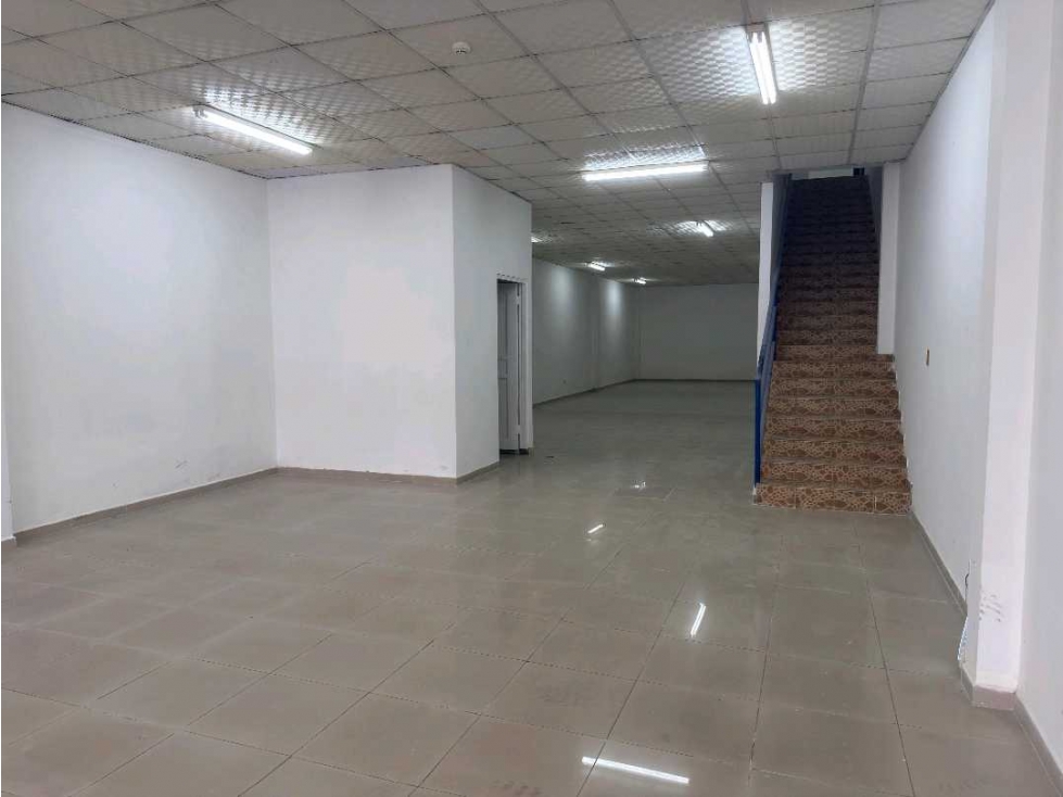 ALQUILER DE LOCAL COMERCIAL. EN DAVID 280 METROS — foto 2