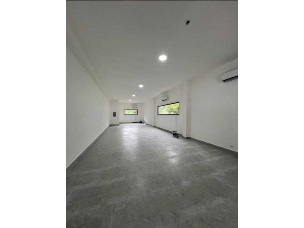 Alquiler de Local Comercial en Planta Baja. Clayton. Cod-J107 - 3