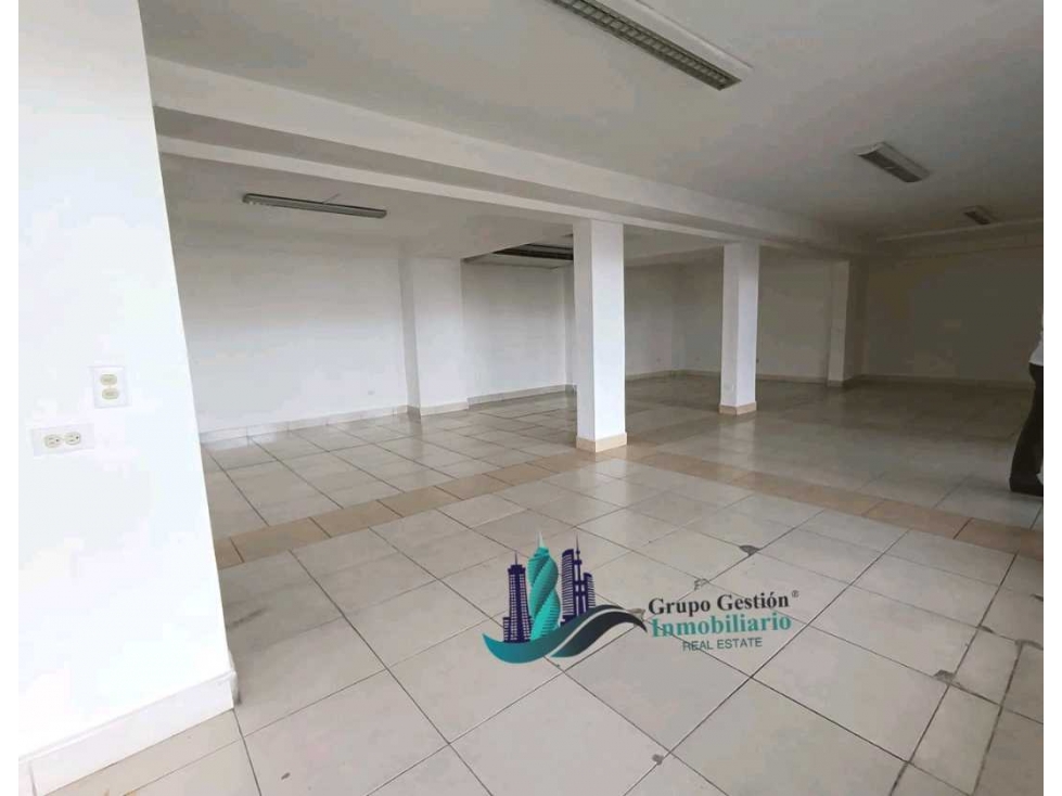 ALQUILER DE LOCAL COMERCIAL EN DAVID DE 90 METROS — foto 4