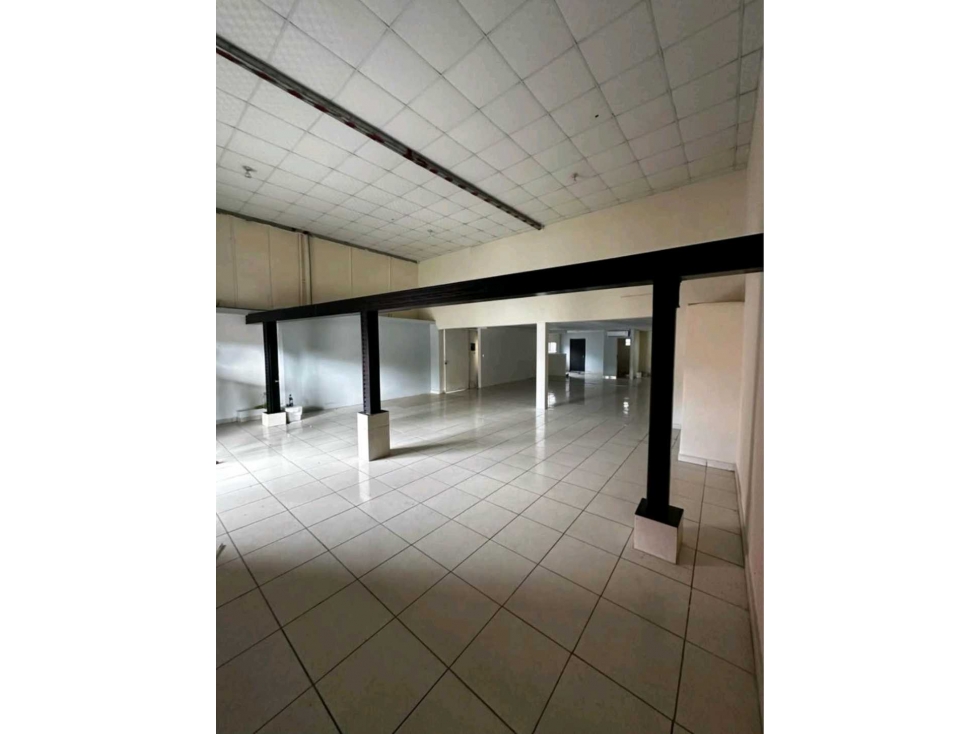 ALQUILER DE LOCAL COMERCIAL EN DOLEGUITA. — foto 5