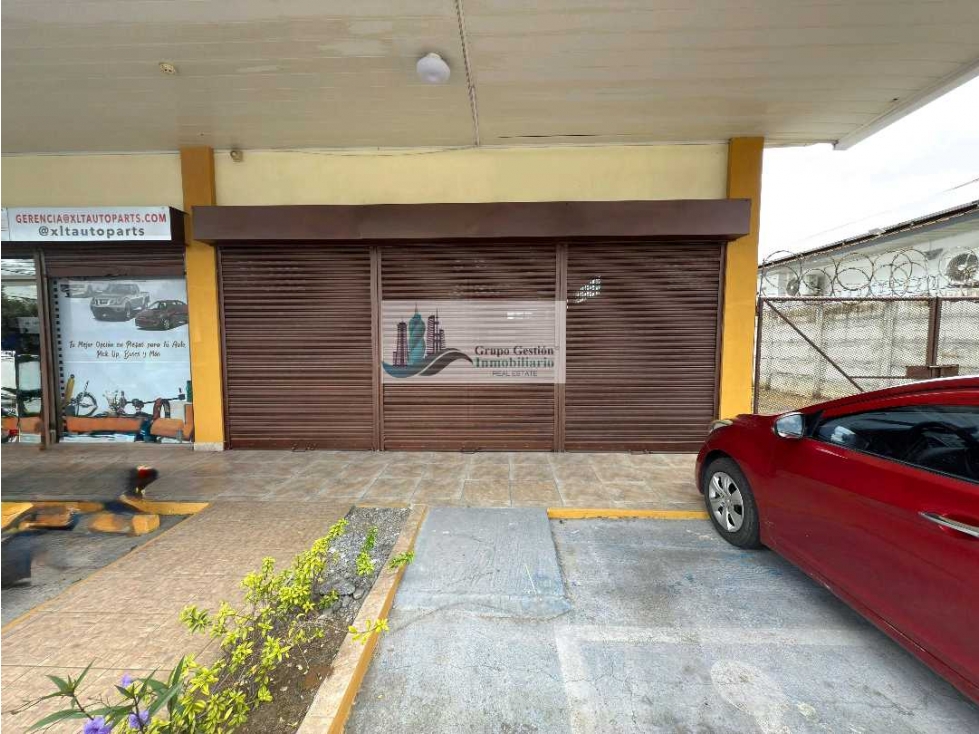 ALQUILER DE LOCAL COMERCIAL EN DAVID CON CARGA Y DESCARGA 133 METROS — foto 4