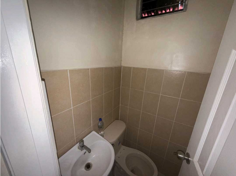 ALQUILER DE LOCAL COMERCIAL EN DAVID DOLEGUITA 95 M. — foto 3