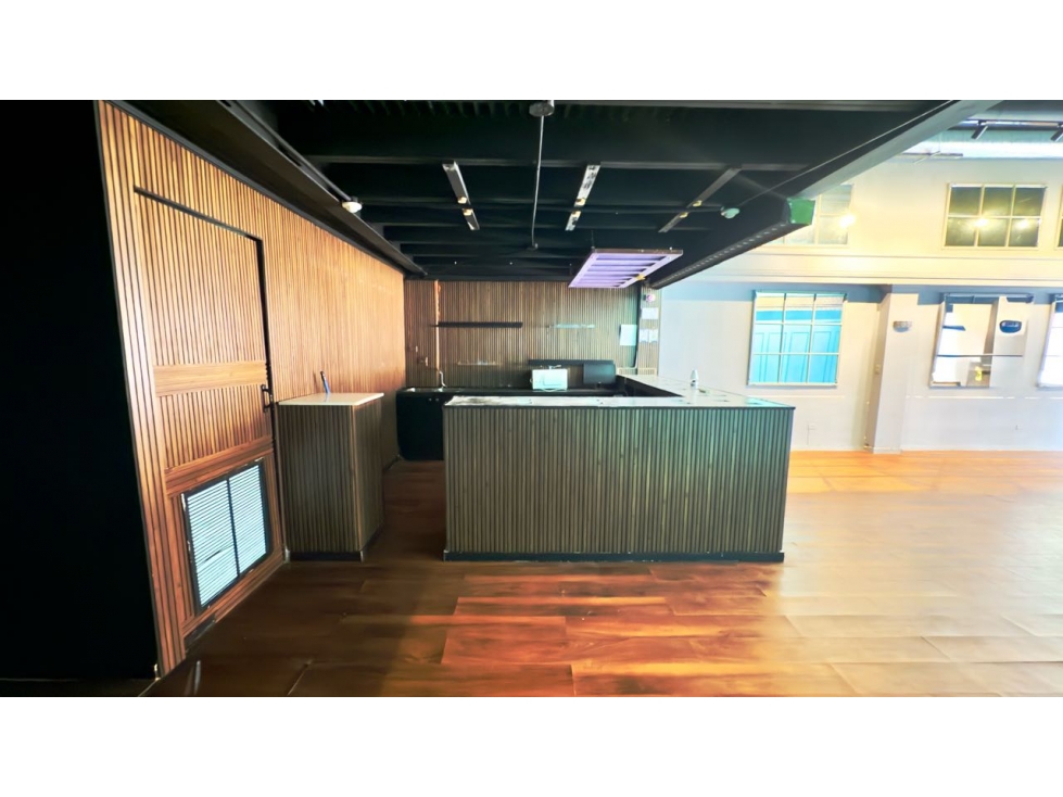 Alquiler de local comercial en Casco Antiguo — foto 3