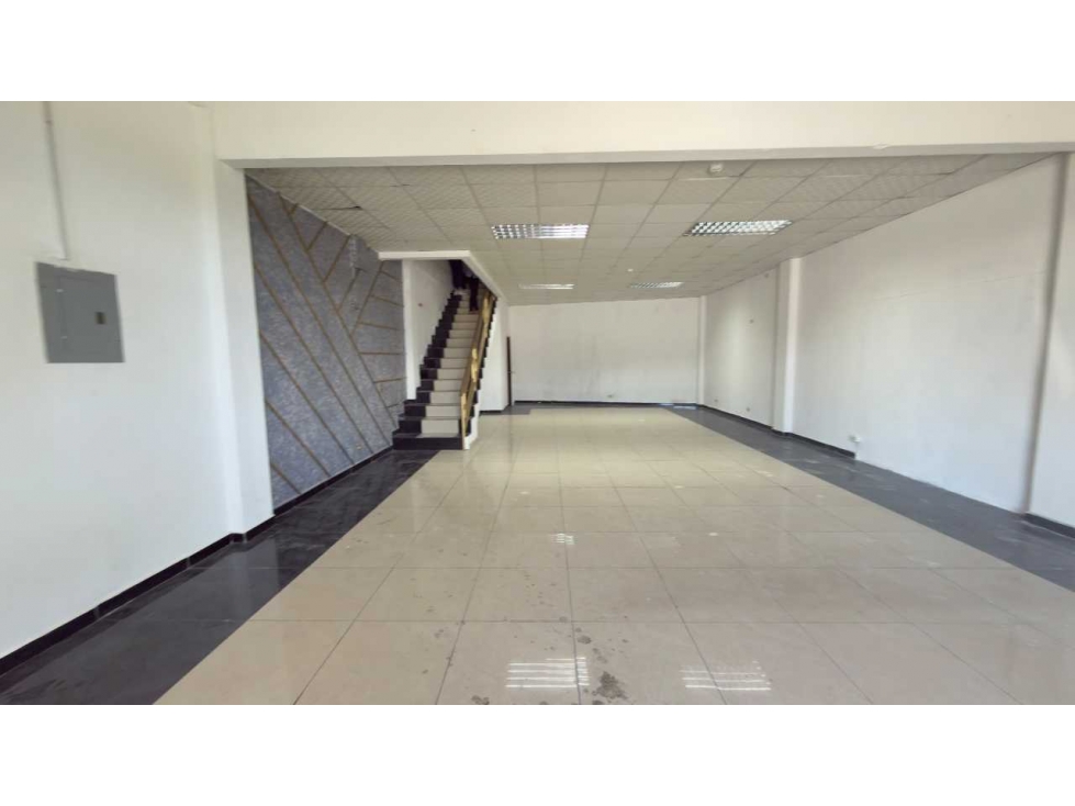 ALQUILER DE LOCAL COMERCIAL EN DAVID 2 PLANTAS — foto 2