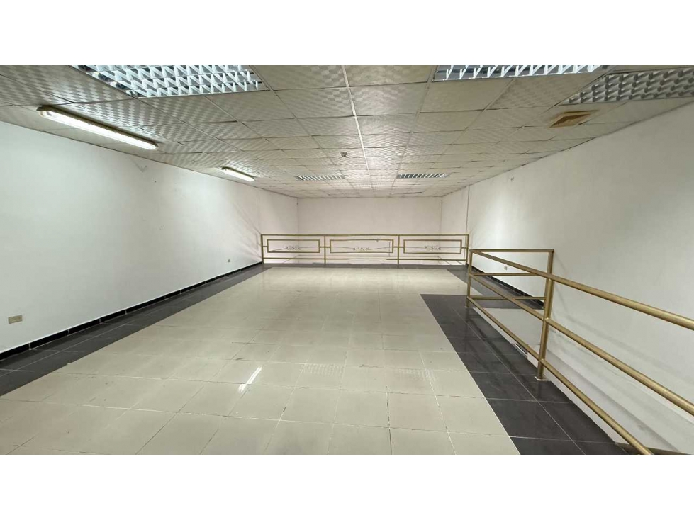 ALQUILER DE LOCAL COMERCIAL EN DAVID 2 PLANTAS — foto 3