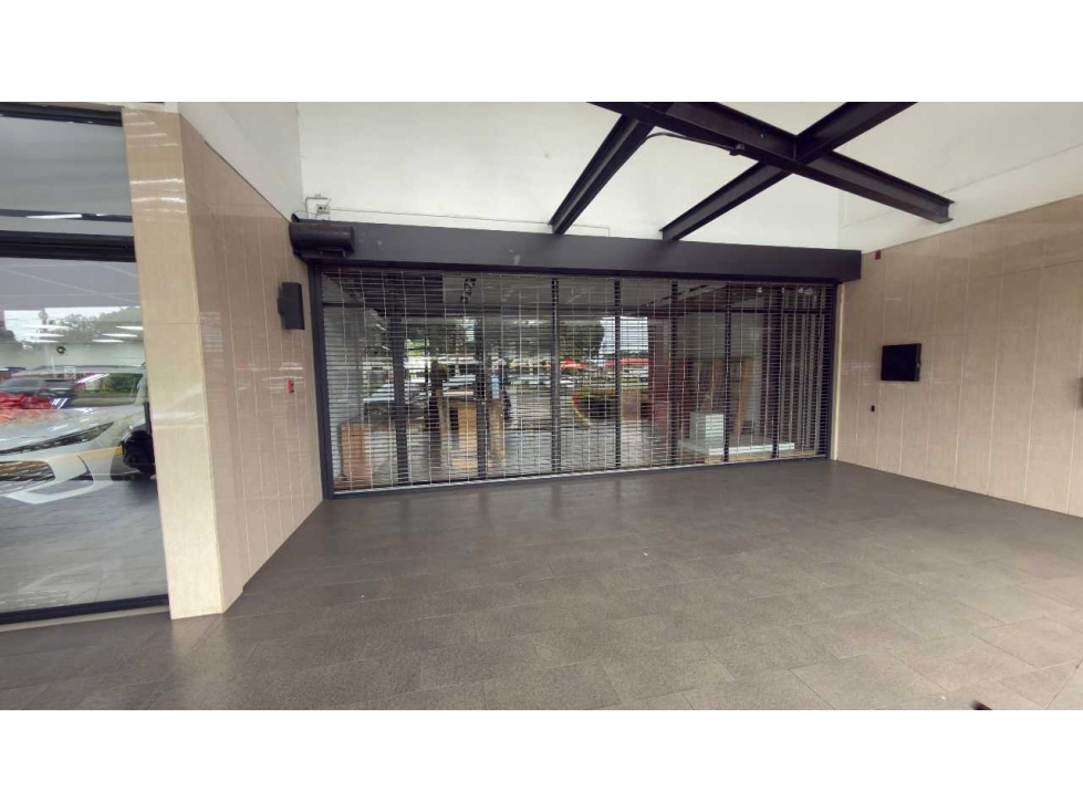ALQUILER DE LOCAL COMERCIAL EN PLAZA 198 METROS