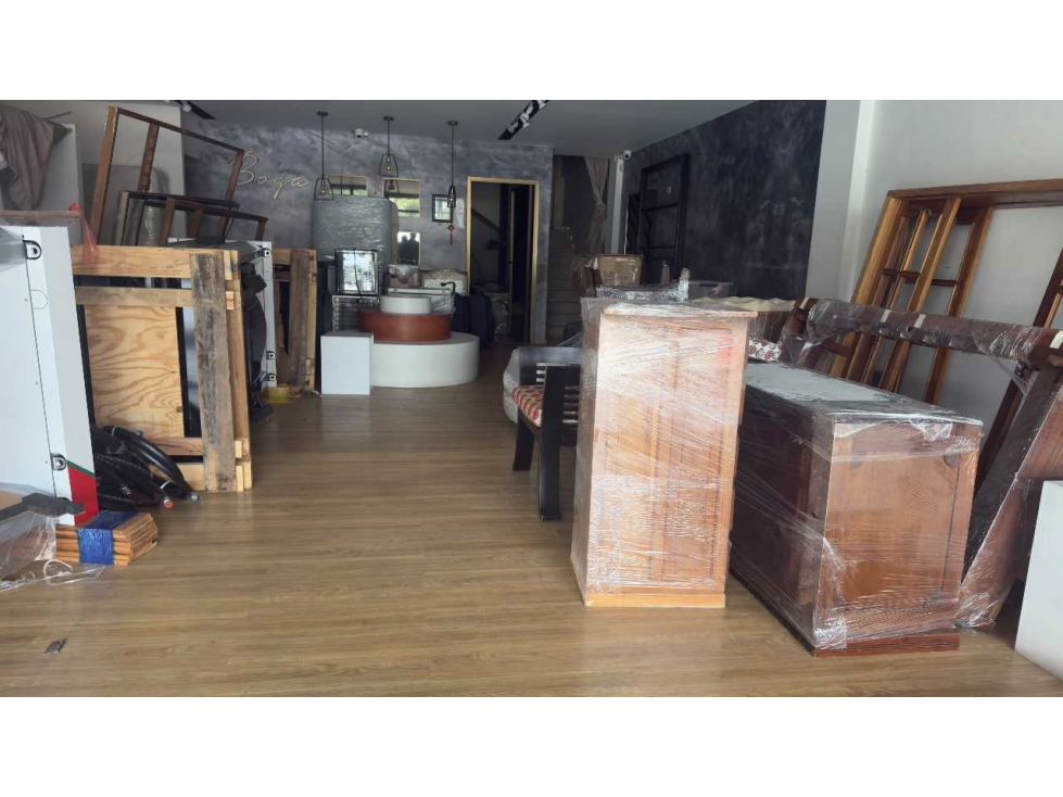 ALQUILER DE LOCAL COMERCIAL EN PLAZA 198 METROS - 6