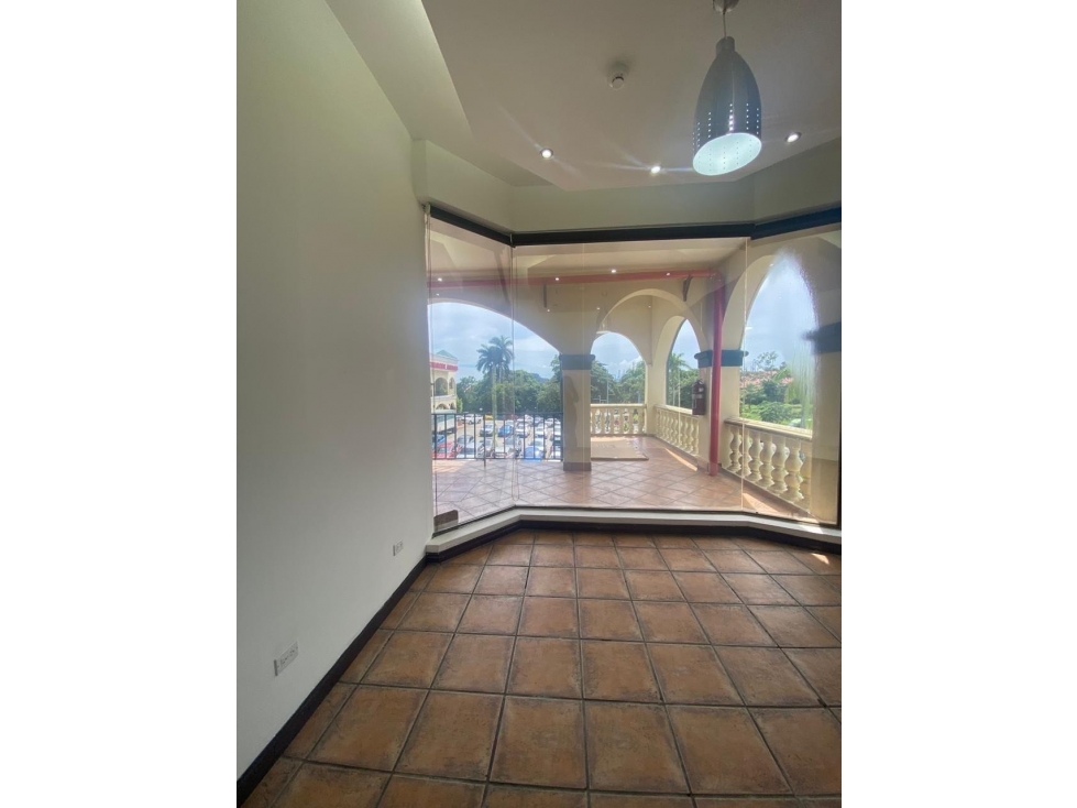 ALQUILER DE LOCAL COMERCIAL EN PLAZA ALBROOK 149M2 JP — foto 2