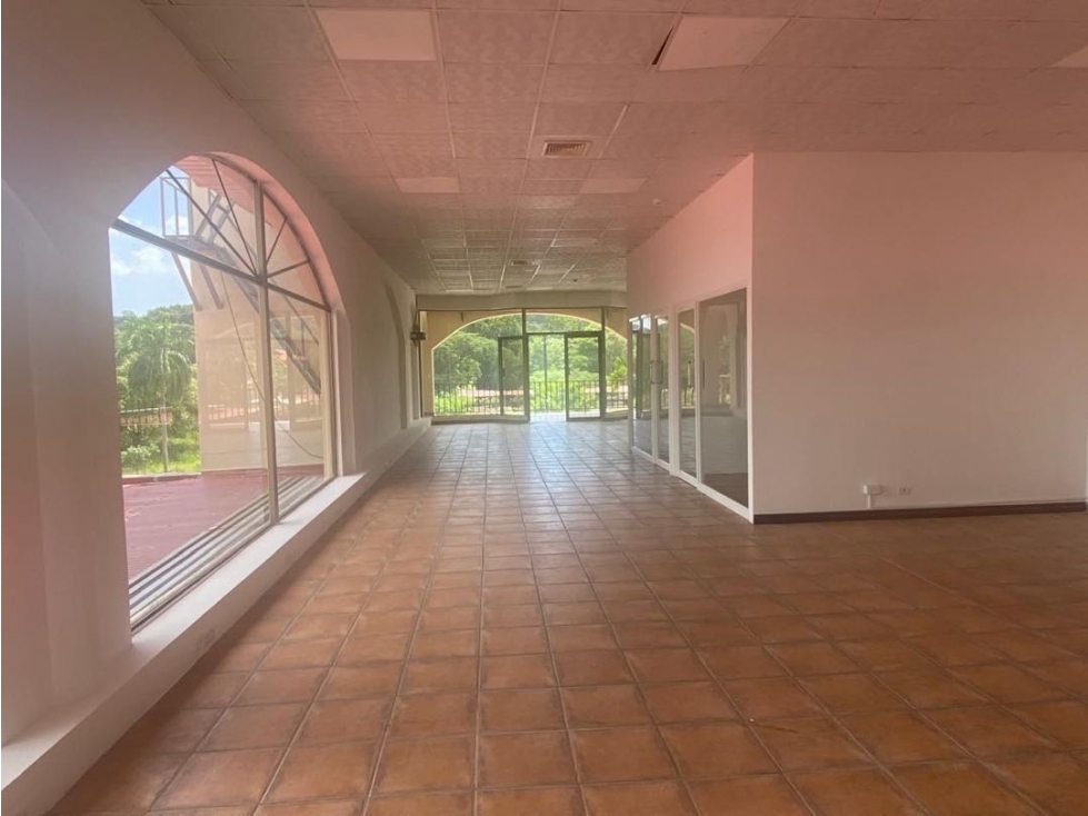 ALQUILER DE LOCAL COMERCIAL EN PLAZA ALBROOK 171M2 JP
