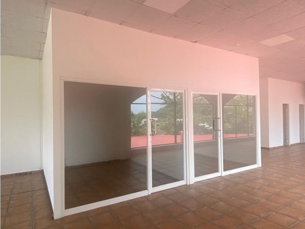 ALQUILER DE LOCAL COMERCIAL EN PLAZA ALBROOK 171M2 JP — foto 4