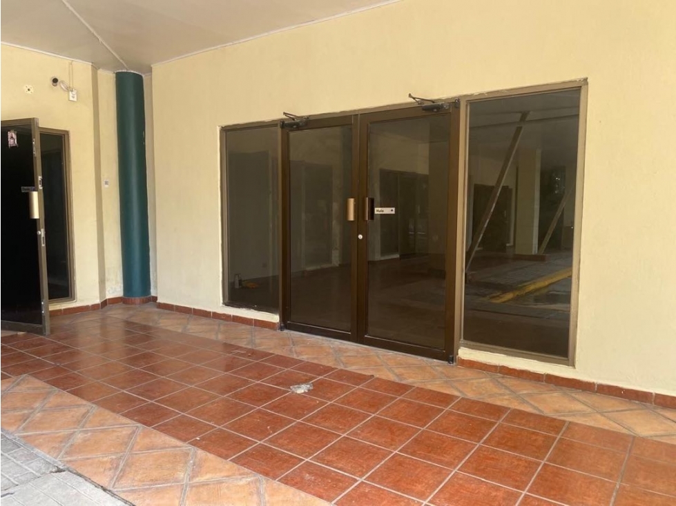 ALQUILER DE LOCAL COMERCIAL EN PLAZA ALBROOK 194M2 JP