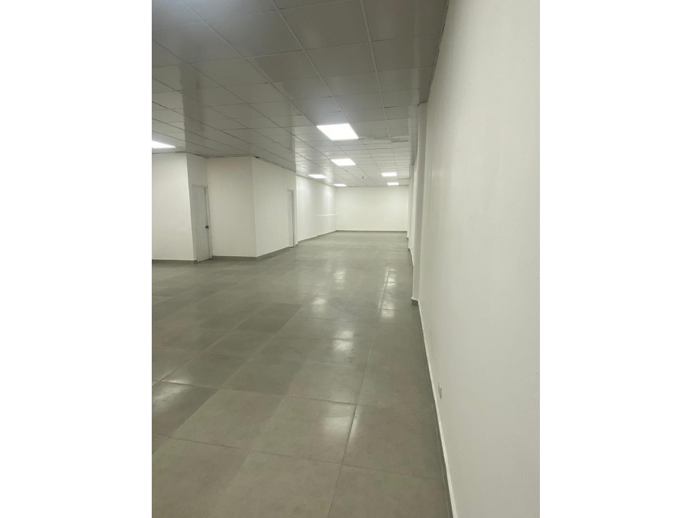 ALQUILER DE LOCAL COMERCIAL EN PLAZA ALBROOK 194M2 JP — foto 3
