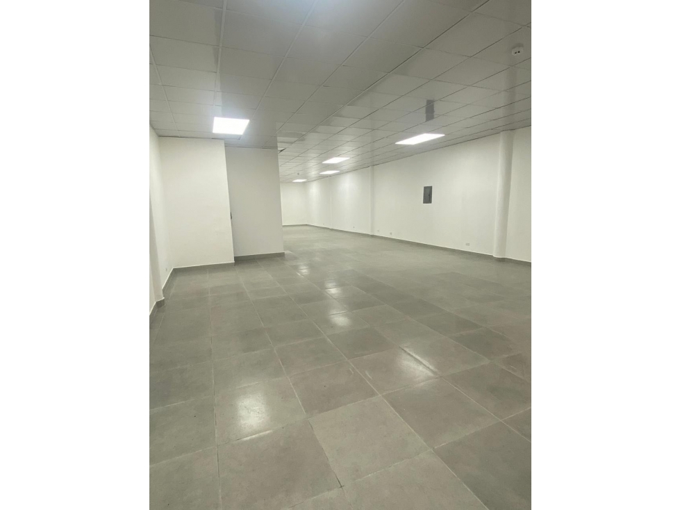 ALQUILER DE LOCAL COMERCIAL EN PLAZA ALBROOK 194M2 JP — foto 4