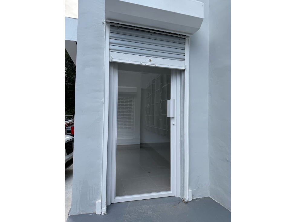 ALQUILER DE LOCAL COMERCIAL CALLE 50 PLAZA KORONI — foto 3