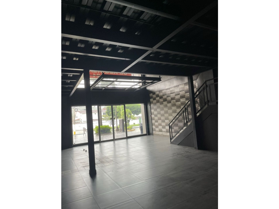 ALQUILER DE LOCAL COMERCIAL PLAZA NORTE ALTOS DE PANAMÁ 196m2 JP - 2