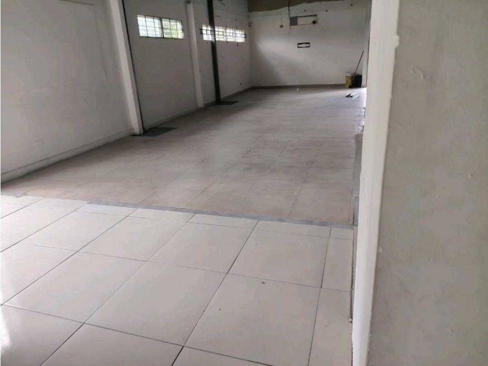 ALQUILER DE LOCAL COMERCIALEN DAVID 400 MTS2 — foto 2