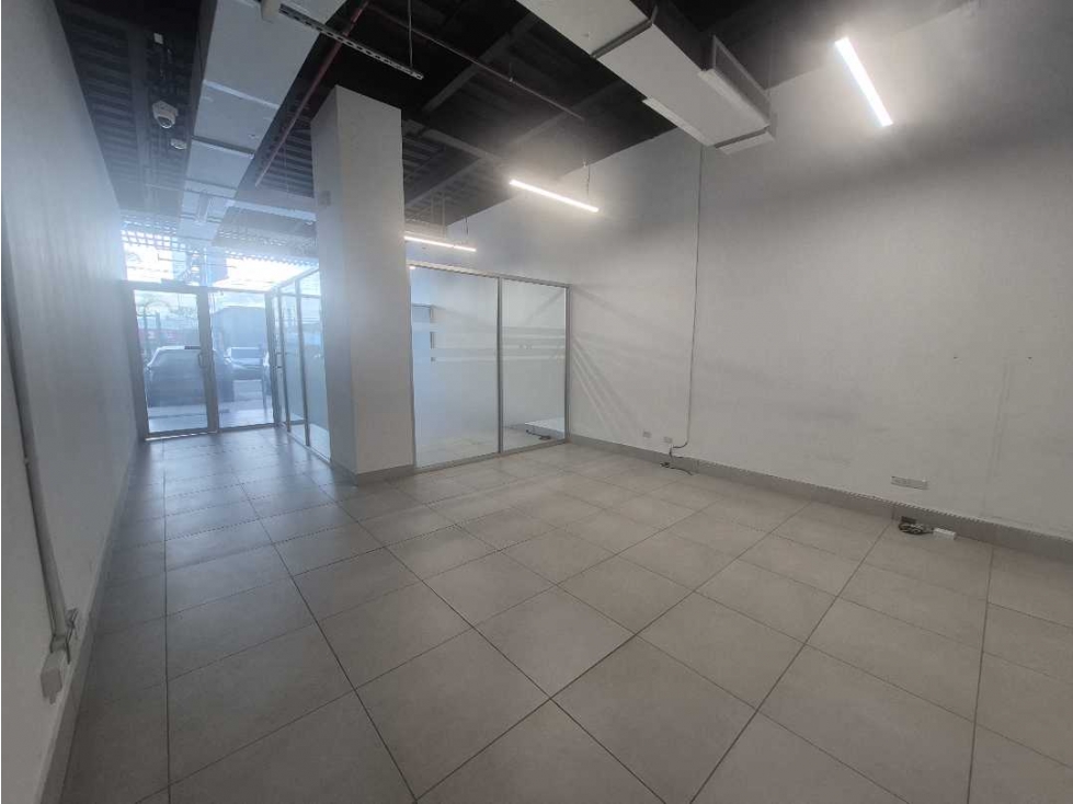 Alquiler de local de 398 mts en Llano Bonito/ Plaza Del Este Center — foto 2