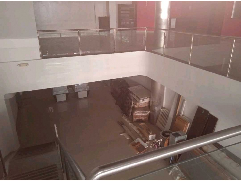 ALQUILER DE LOCAL DOS PLANTAS DE 710M2 EN VIA ESPAÑA NEGOCIABLE - 3