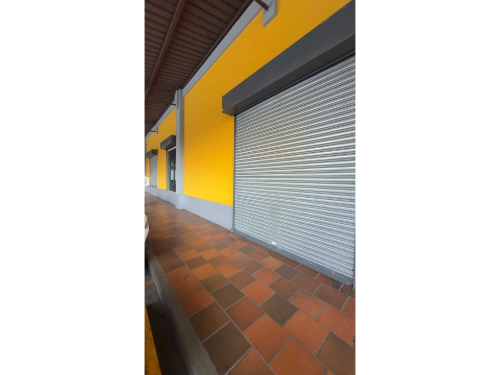 ALQUILER DE LOCAL EN ALGARROBOS 197,01 METROS - 3