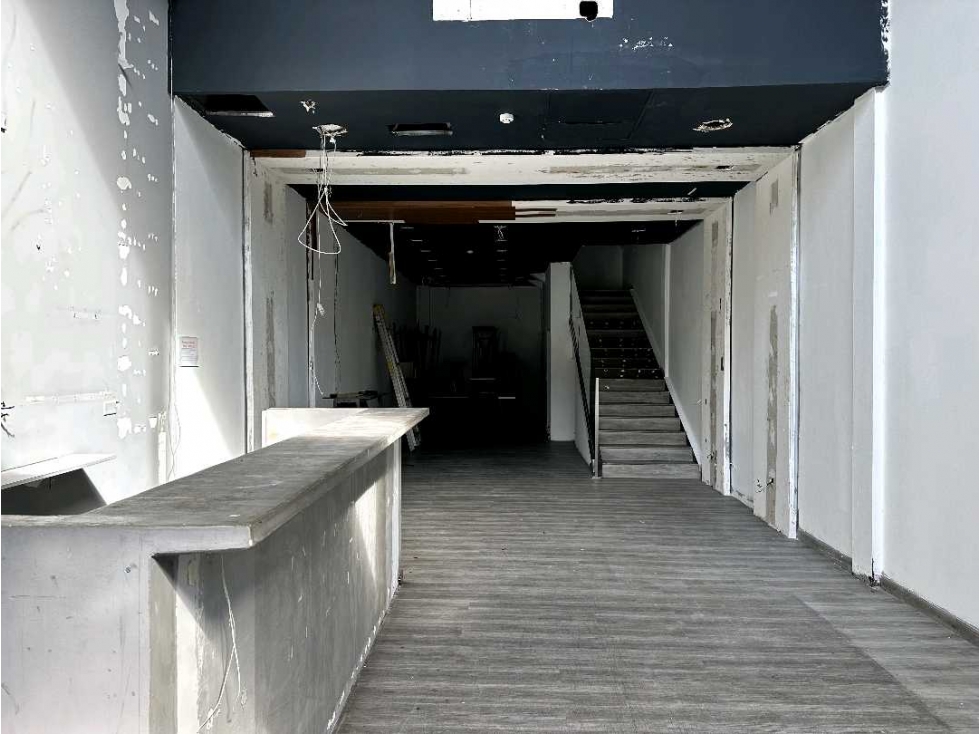 ALQUILER DE LOCAL EN CALLE URUGUAY INCLUYE MN, 145M2
