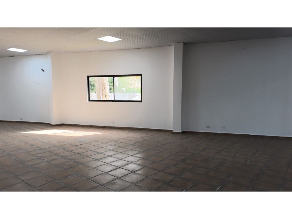 ALQUILER DE LOCAL COMERCIAL EN PLAZA ALBROOK 99M2 JP — foto 3