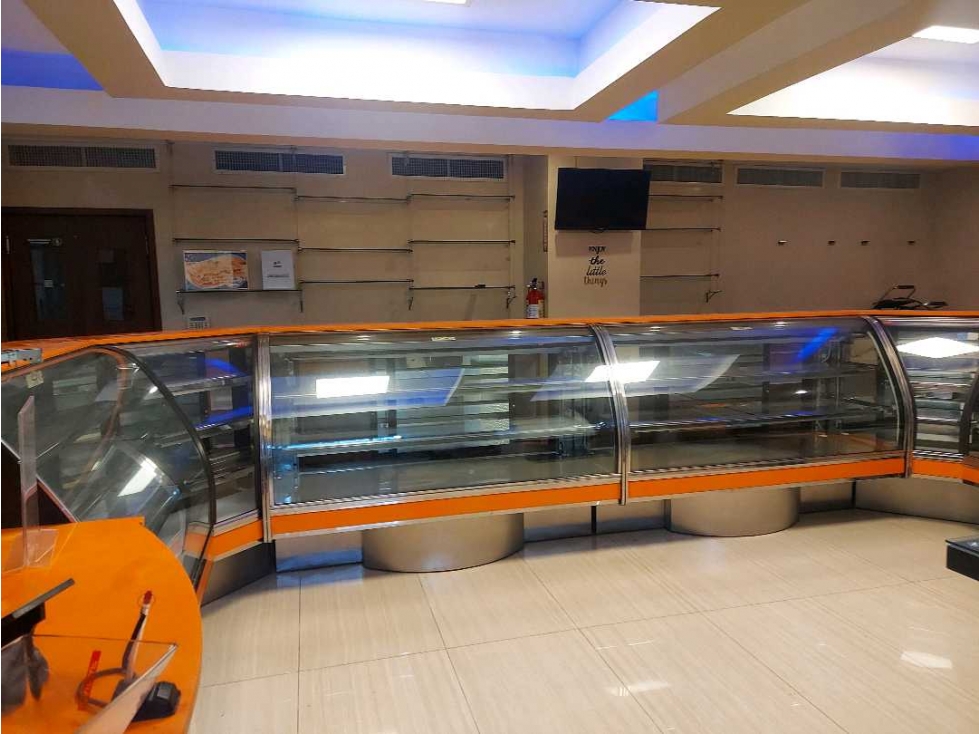 ALQUILER DE LOCAL PLANTA BAJA EN OBARRIO 300 m2 IDEAL PANADERIA