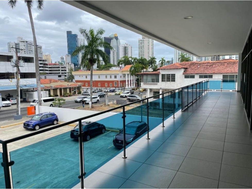 ALQUILER DE LOCALES COMERCIAL PLAZA COWES BELLA VISTA 100 Y 200 M2 JP - 2