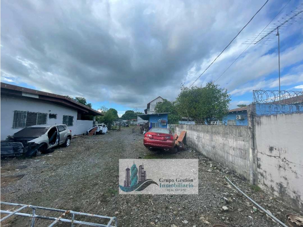 ALQUILER DE LOTE COMERCIALPARA TALLER O LO QUE OCUPE CON OFICINAS - 3