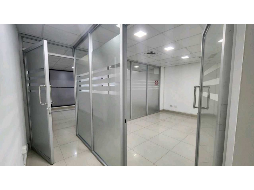 ALQUILER DE OFICINA AMOBLADA EN OBARRIO 60m — foto 6