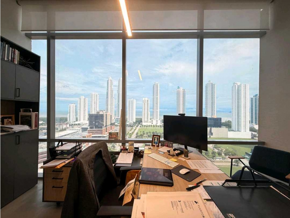 VENTA DE OFICINA AMOBLADA EN COSTA DEL ESTE — foto 3