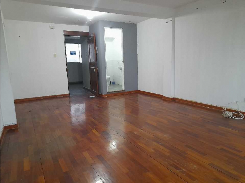 ALQUILER DE OFICINA EN MIRAFLORES - 1