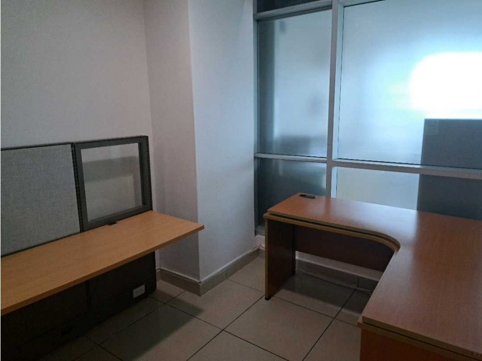 ALQUILER OFICNA EN SAN FRANCISCO TODO INCLUIDO CERCA MULTIPLAZA — foto 3
