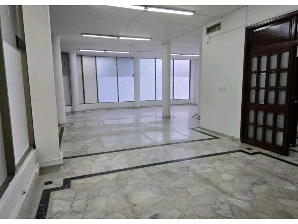 SE VENDE EDIFICIO ESQUINERO EN SANTA MONICA RESIDENCIAL — foto 3