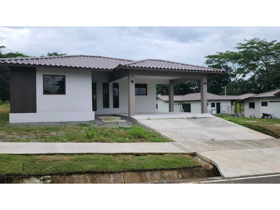 ALQUILER EN DAVID 3 RECAMARAS PATIO 700 METROS