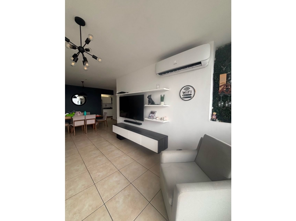Alquiler en San Francisco Bay | 2 Recámaras | Remodelado | Piso Alto — foto 4