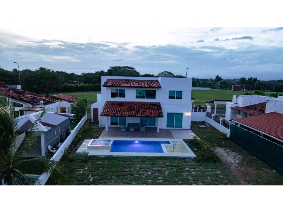 ALQUILER ESPECTACULAR CASA DE PLAYA EN MALIBU GORGONA CON PISCINA