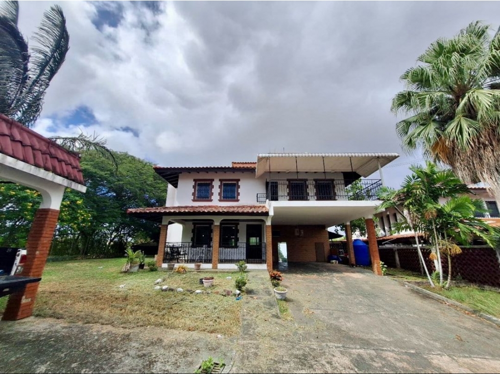 ALQUILER  EXCLUSIVA CASA 500M2 EN EL DORADO