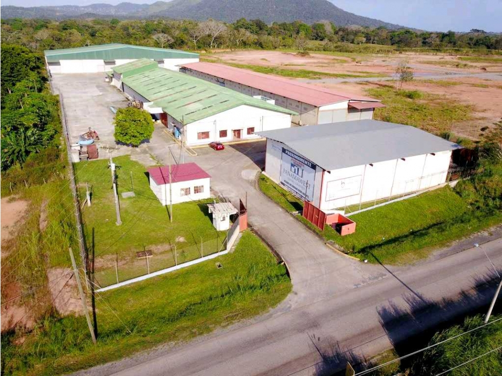 ALQUILER GALERA 1000 M2 EN VACAMOBTE CHORRERA