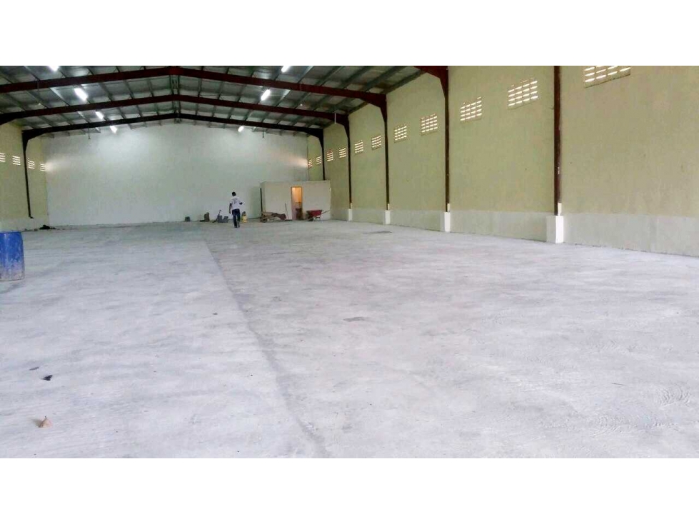 ALQUILER GALERA 1000 M2 EN VACAMOBTE CHORRERA - 3