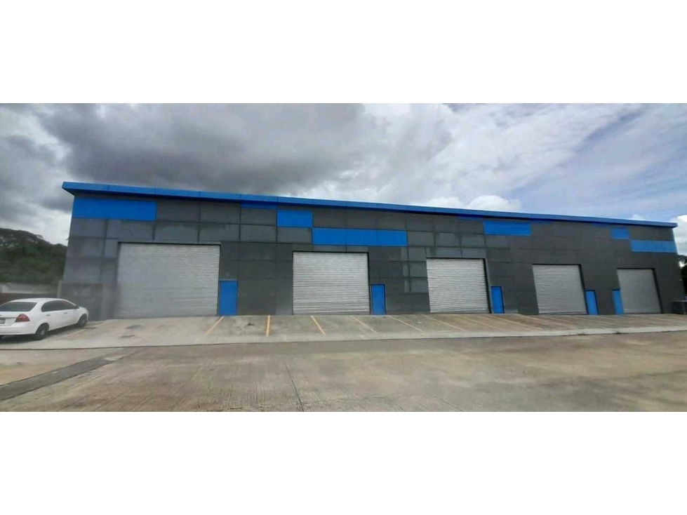 ALQUILER GALERA EN TOCUMEN 330MTS2 RTC