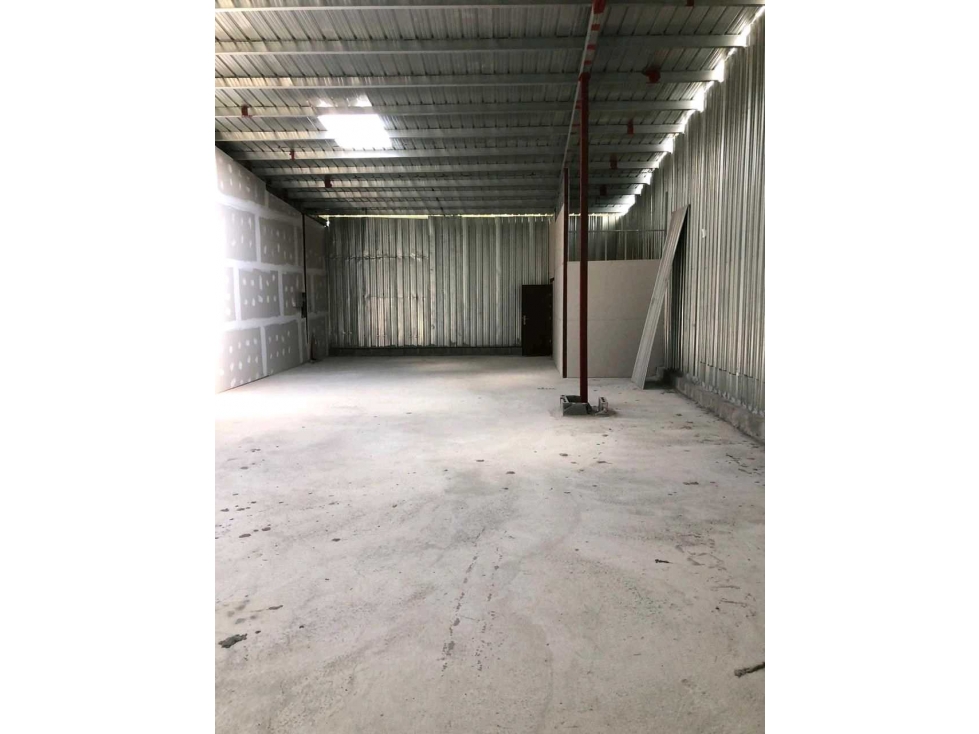 ALQUILER GALERA MAÑANITAS 24 DE DICIEMBRE 400 m2 - 5