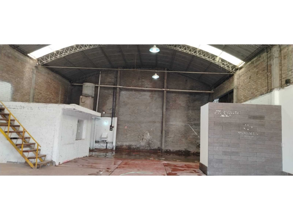 Galpón Comercial en Alquiler 200 m2 zona privilegiada de G.Cruz. - 6