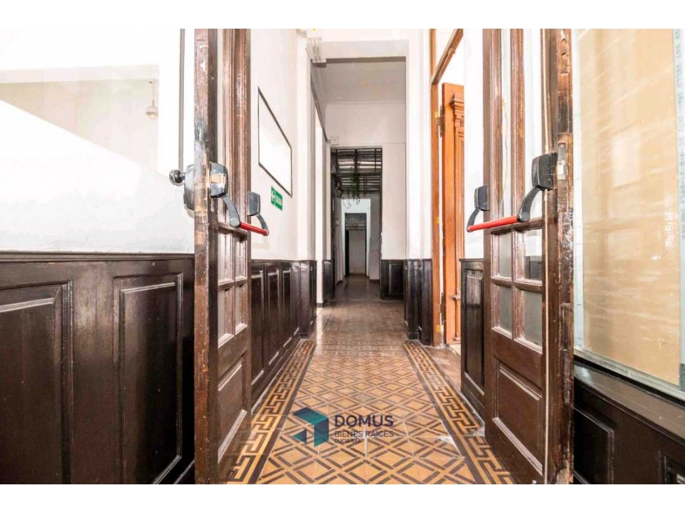ALQUILER IMPORTANTE LOCAL COMERCIAL - AV. BELGRANO AL 400 - 3