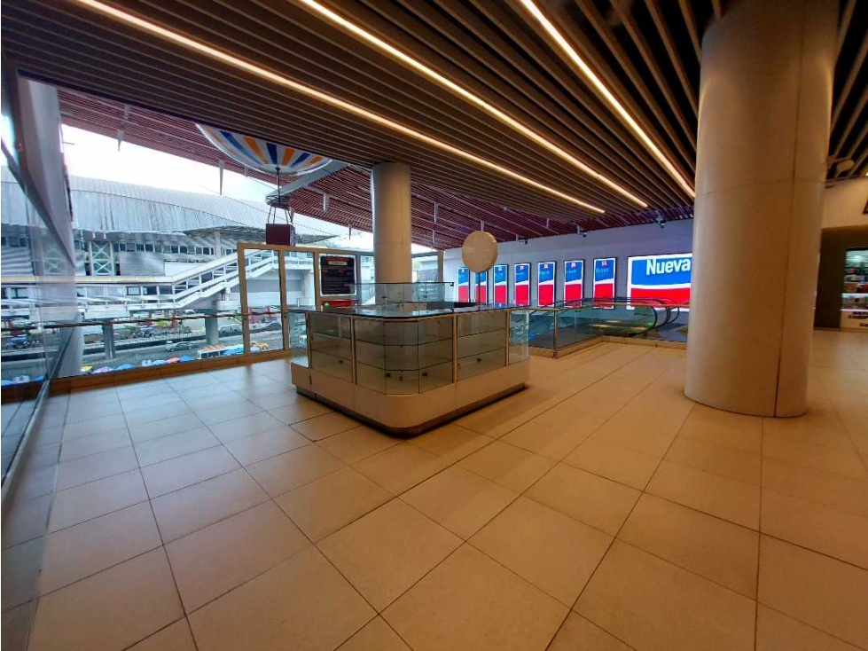 ALQUILER KIOSKO ALTA VISIBILIDAD ENTRDA DE LA PLAZA SAN ISIDRO — foto 2