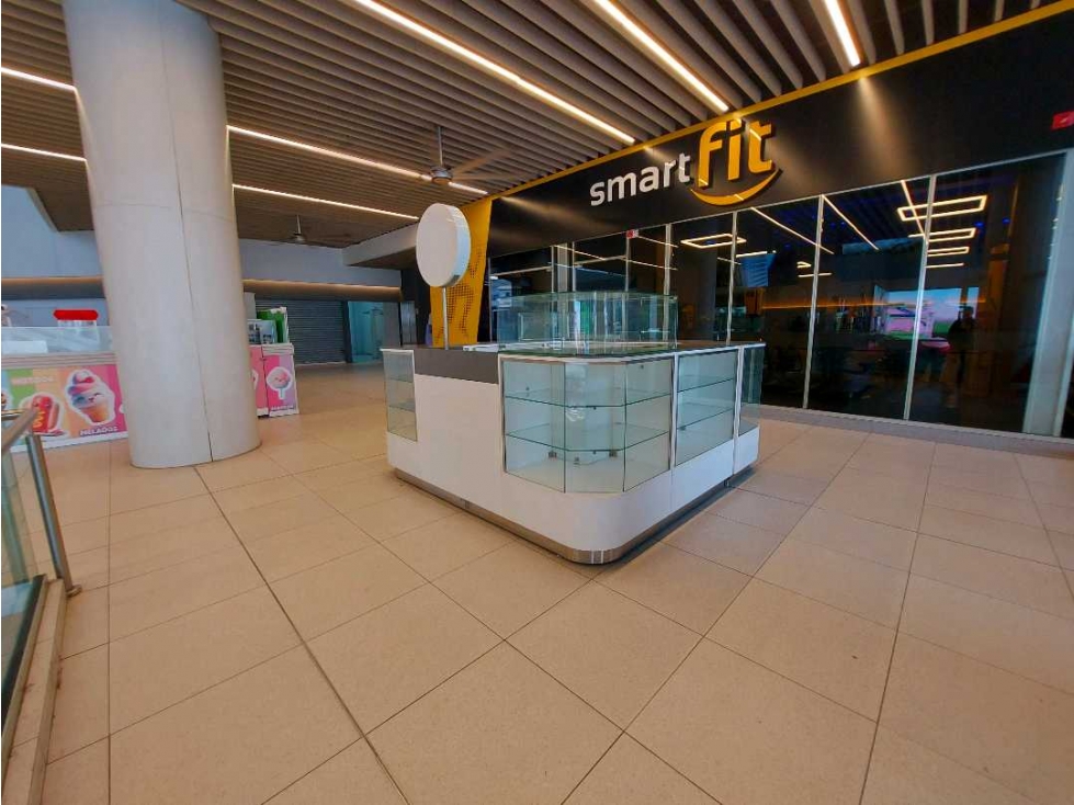 ALQUILER KIOSKO ALTA VISIBILIDAD ENTRDA DE LA PLAZA SAN ISIDRO — foto 3
