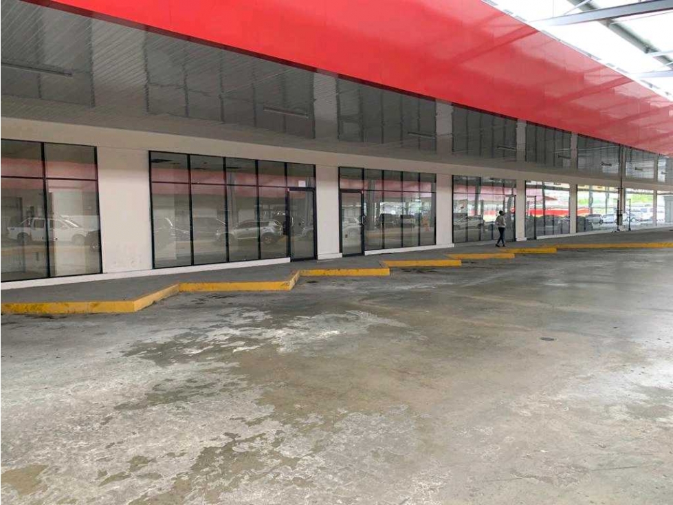 ALQUILER LOCAL DIFERENTES M2 EN LA 24 DICIEMBRE PLAZA COMERCIAL - 1