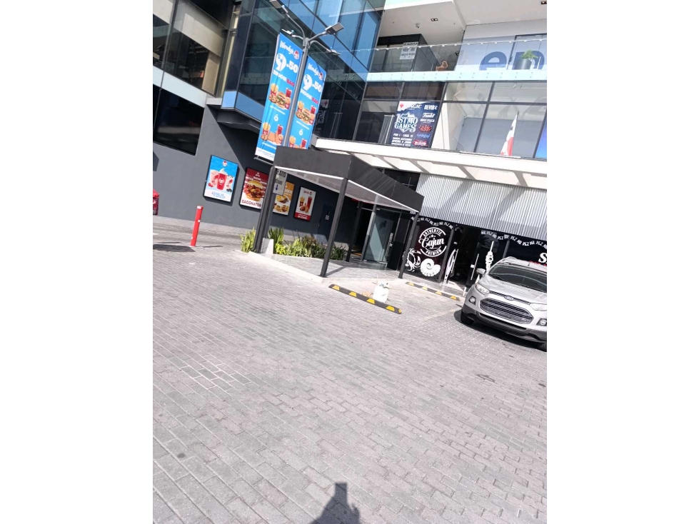 ALQUILER LOCAL 90 M2, 160 M2 EN ROYAL BLUE PLAZA LT — foto 4