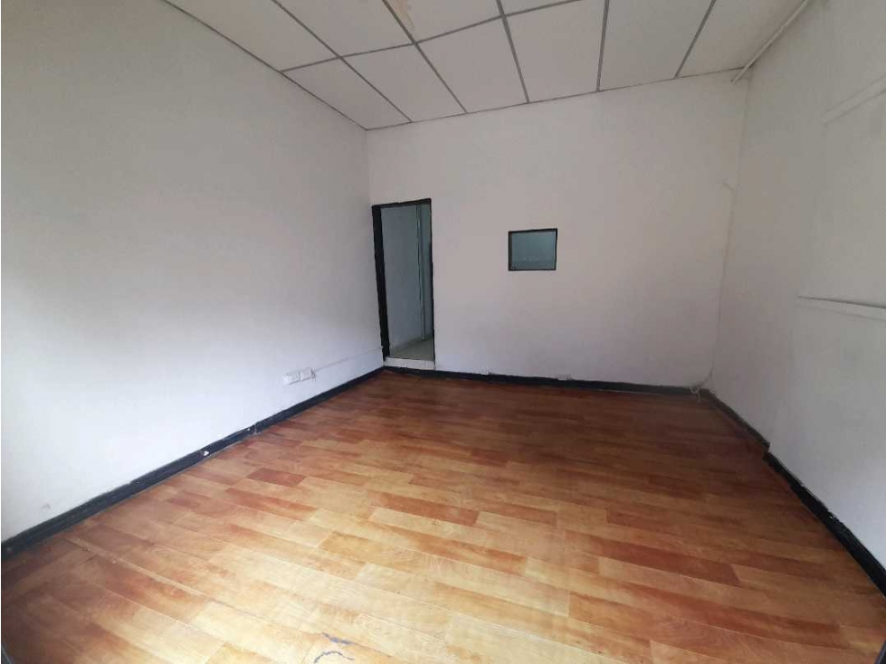ARRIENDO LOCAL CENTRO MANIZALES PARA BARBERÍA O ALMACÉN | ARRIENDOS — foto 2
