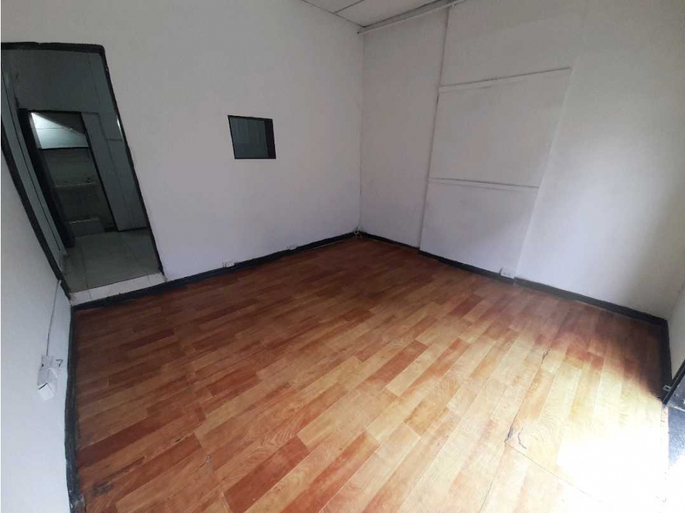 ARRIENDO LOCAL CENTRO MANIZALES PARA BARBERÍA O ALMACÉN | ARRIENDOS — foto 3