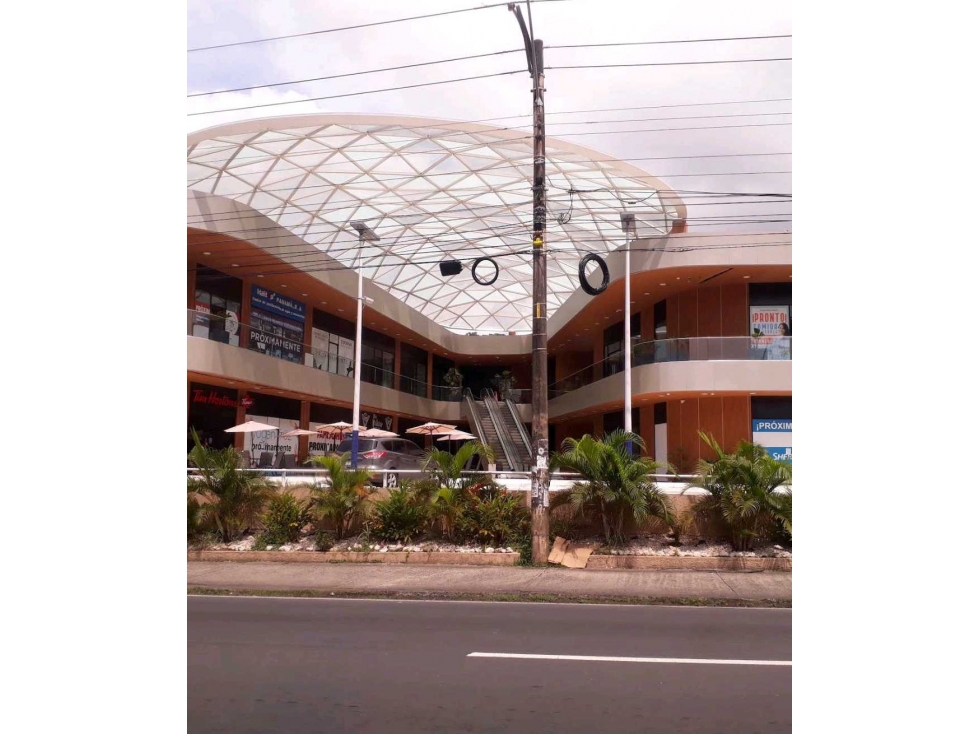 ALQUILER LOCAL COMERCIAL 1010.48 m2 EN PH PANAMA PLAZA LT. — foto 2